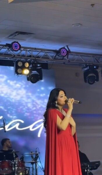 شاهد .. رحمة رياض تخطف الأنظار بالأحمر الناري في أميركا