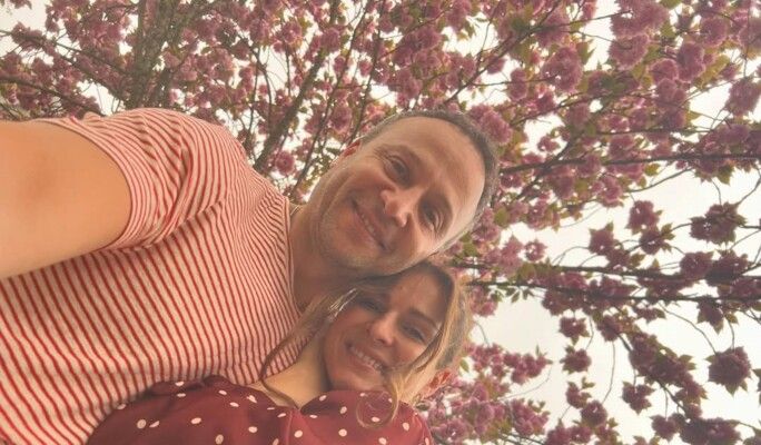 شاهد .. الشبه الكبير بين إبن مكسيم خليل ووالدته سوسن أرشيد يخطف الأنظار