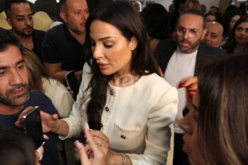 شاهد .. نادين نسيب نجيم تُعلّق على فيديو "بُكائها" ومن قصدت بالأفاعي؟