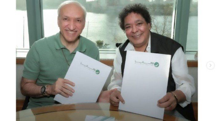 الكينج محمد منير يعود إلى "روتانا" بألبوم جديد في صيف 2025