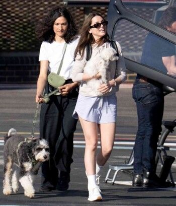 شاهد .. توم كروز وآنا آنا دي أرماس يعيشان قصة حب.. وصورهما معا تحدث تفاعلا واسعا!