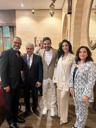 السفير المصري في السعودية يحضر العرض الأول لمسرحية «ألف تيتة وتيتة» بجدة