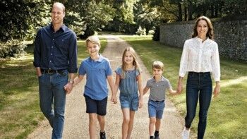 شاهد .. الأميرة شارلوت تحتفل بعيدها العاشر .. إليكم أجمل اللقطات لها