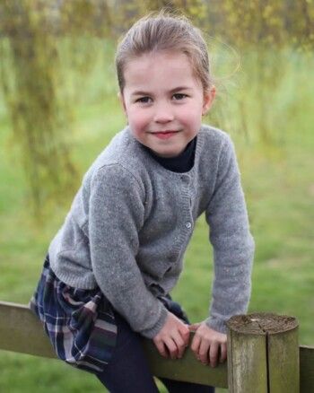 شاهد .. الأميرة شارلوت تحتفل بعيدها العاشر .. إليكم أجمل اللقطات لها