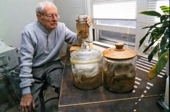 شاهد .. دماغ ألبرت أينشتاين سُرق بعد وفاته وهذا كان مصيره!