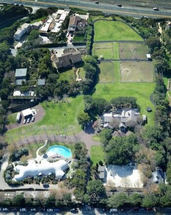 شاهد .. بين الغرابة والفخامة.. إليكم منزل روبرت داوني جونيور الرائع