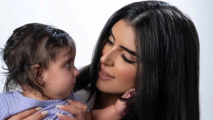 شاهد .. الشيخة مهرة تحتفل بعيد ميلاد إبنتها الأول.. وصور تخطف القلوب