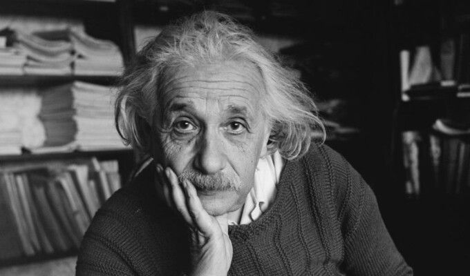 شاهد .. دماغ ألبرت أينشتاين سُرق بعد وفاته وهذا كان مصيره!