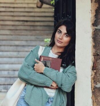 شاهد .. جينا أبو زيد: تلقيت شتائم بسبب "نايا" وهذا ما كانت تفعله ماغي بو غصن في كواليس "بالدم"