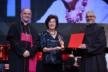 شاهد .. تكريم عازفة البيانو الدكتور مارسيل متى على مسيرة من العطاء الموسيقي