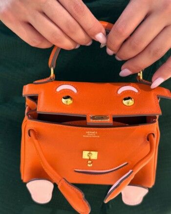 شاهد .. نور الغندور تتألق بلوك شيك من Burberry.. لن تصدقوا سعر حقيبة يدها اللطيفة من Hermes