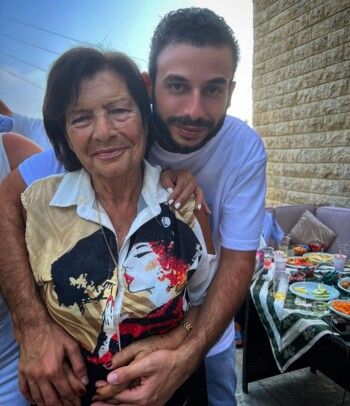 شاهد .. رالف معتوق يفجع بوفاة جدته وهذا موعد الدفن والعزاء