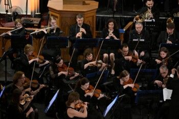 شاهد .. ليلة ساحرة للأوركسترا الفلهارمونية الوطنية اللبنانية بقيادة المايسترو ماتيسيك والثنائي ملاعب