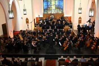 شاهد .. ليلة ساحرة للأوركسترا الفلهارمونية الوطنية اللبنانية بقيادة المايسترو ماتيسيك والثنائي ملاعب