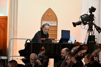 شاهد .. ليلة ساحرة للأوركسترا الفلهارمونية الوطنية اللبنانية بقيادة المايسترو ماتيسيك والثنائي ملاعب