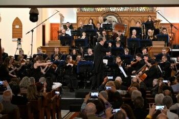 شاهد .. ليلة ساحرة للأوركسترا الفلهارمونية الوطنية اللبنانية بقيادة المايسترو ماتيسيك والثنائي ملاعب