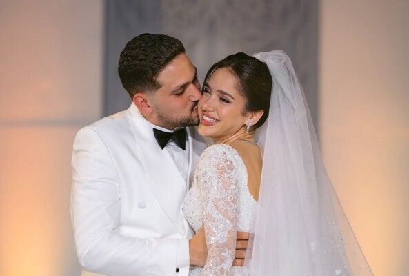 شاهد .. رنا رئيس تحتفل بزفافها في أجواء حالمة... وفستانها يخطف الأنظار