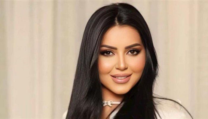 الفنانة سوار النجار ترثي شقيقتها إيناس برسالة مؤثرة وتتهم أطباء بالإهمال