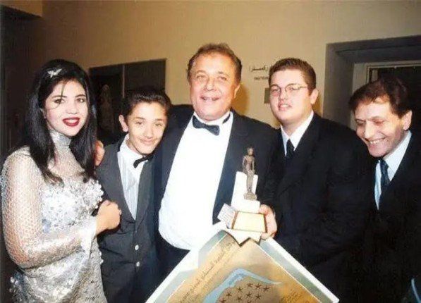 بوسي شلبي في قلب العاصفة.. الإعلامية الشهيرة تواجه أسرة «الساحر» الراحل محمود عبد العزيز