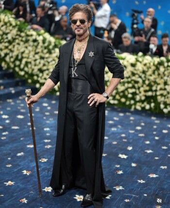 شاهد .. شاروخان يتصدر التريند بعد تعرضه للتجاهل من مذيعتين أميركيتين