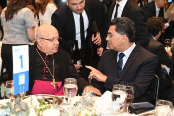 شاهد .. جامعة سيدة اللويزة تكرم أهل الصحافة والإعلام