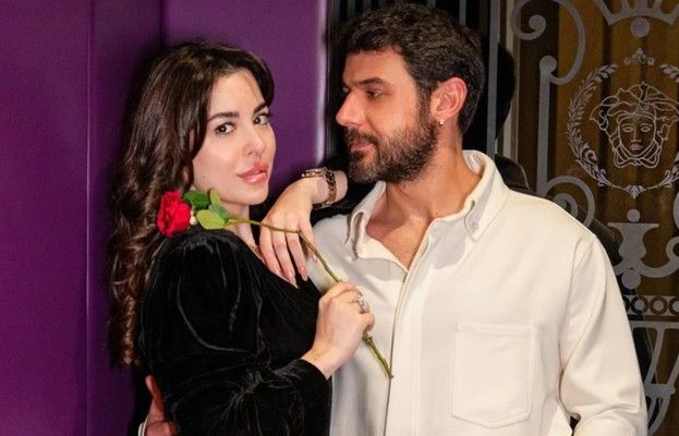 شاهد .. قبلة ولحظات رومانسية بين سارة أبي كنعان ووسام فارس احتفالا بذكرى زواجهما