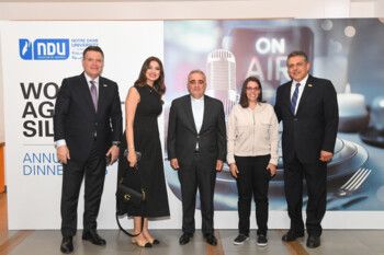 شاهد .. جامعة سيدة اللويزة تكرم أهل الصحافة والإعلام