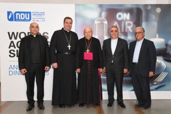 شاهد .. جامعة سيدة اللويزة تكرم أهل الصحافة والإعلام