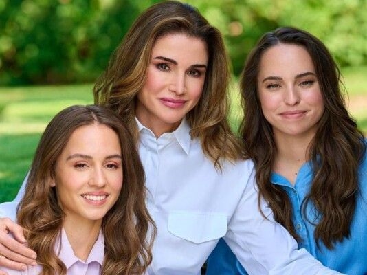 شاهد .. قاسم مشترك بين الأميرة سلمى بنت عبدالله وشقيقتها الأميرة إيمان