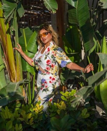 شاهد .. ليلى علوي تطل بـ كروب توب في أحدث جلسة تصوير والجمهور يعلق