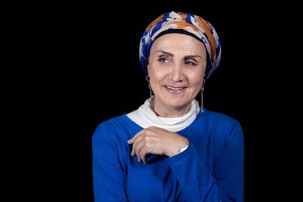 شاهد .. حنان الحاج علي وجمع من العاملين والعاملات في الفن والثقافة يُطلقون الصرخة