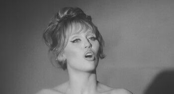 شاهد .. مايلي سايرس تنهار بالبكاء والسبب؟