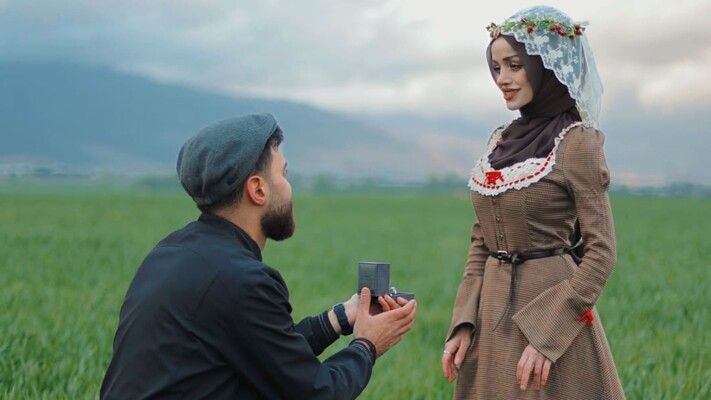 شاهد .. بالفيديو - عبير الصغير تعيش أجمل لحظاتها وتوثّق عقد قرانها