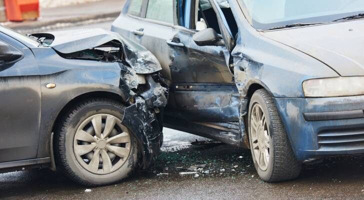 شاهد .. ممثل مصري شهير متهم في إصابة موظف بحادث سير والتحقيقات جارية