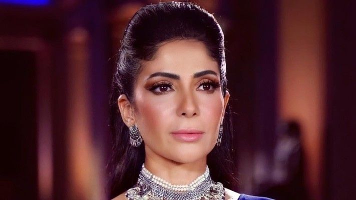 شاهد .. بعد تكريمها بجائزة أفضل ممثلة .. منى زكي تُعبّر عن فخرها بهذه الرسالة