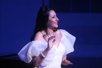 شاهد .. أميرة سليم تتألق في أولى حفلاتها بدار الأوبرا المصرية