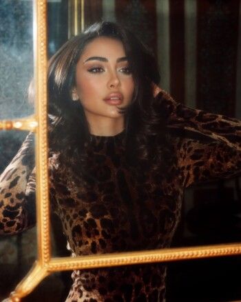 شاهد .. نور الغندور تستعرض رشاقتها بجامبسوت خيالي من Dolce & Gabbana