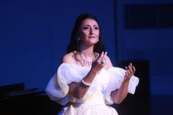 شاهد .. أميرة سليم تتألق في أولى حفلاتها بدار الأوبرا المصرية