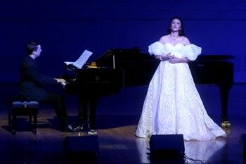 شاهد .. أميرة سليم تتألق في أولى حفلاتها بدار الأوبرا المصرية