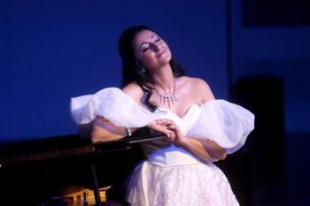 شاهد .. أميرة سليم تتألق في أولى حفلاتها بدار الأوبرا المصرية