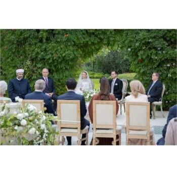 شاهد .. تفاصيل إطلالة الأميرة رجوة في حفل زفاف الأميرة عائشة.. تصميم الفستان وسعره