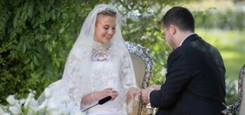 شاهد .. الأميرة الأردنية عائشة بنت فيصل تحتفل بزفافها في أجواء عائلية ملكية