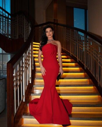 شاهد .. ليال الاختيار تتألق بالأحمر بتوقيع نور فتح الله