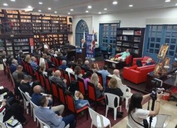 شاهد .. جوزف عساف يوقّع روايته "قمح وثلج ونار" في أمسية ثقافية مميزة