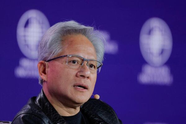 شاهد .. إنفيديا تقود ثورة الذكاء الاصطناعي والرئيس التنفيذي هوانغ يجني المليارات