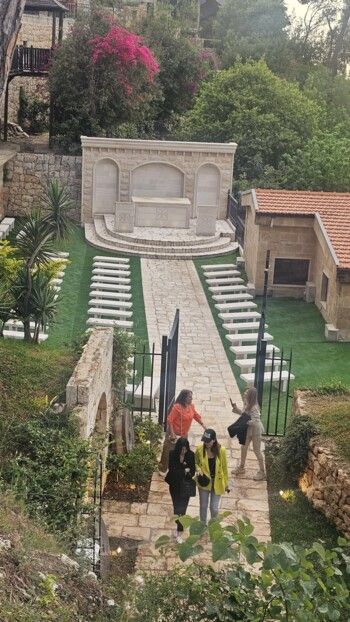 شاهد .. "يوم الصحافة والإعلام" في مزار سيدة لبنان حريصا والأب فادي تابت يحتضننا بمحبته