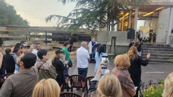 شاهد .. "يوم الصحافة والإعلام" في مزار سيدة لبنان حريصا والأب فادي تابت يحتضننا بمحبته