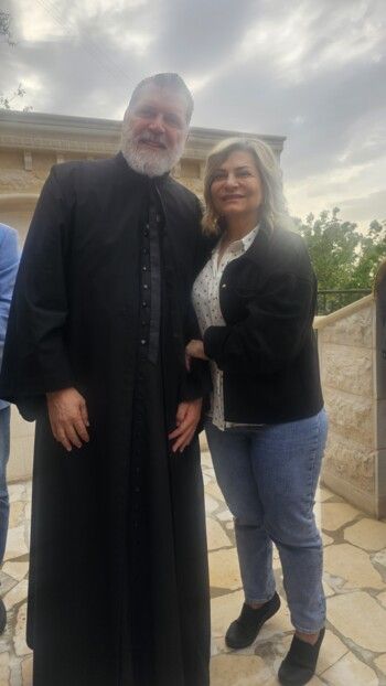 شاهد .. "يوم الصحافة والإعلام" في مزار سيدة لبنان حريصا والأب فادي تابت يحتضننا بمحبته