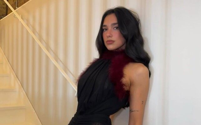 شاهد .. شبه لا يعقل بين دوا ليبا وشقيقتها رينا والجمهور يشيد بجمالهما