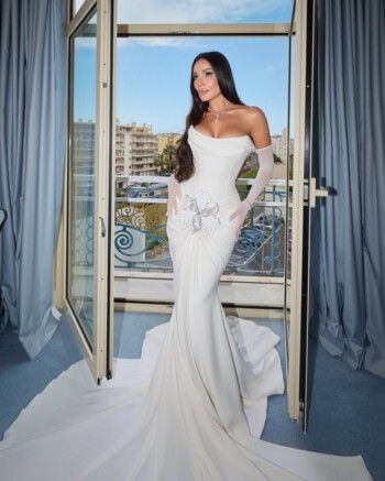 شاهد .. نادين نسيب نجيم "عروس" مهرجان كان السينمائي بإطلالة استثنائية